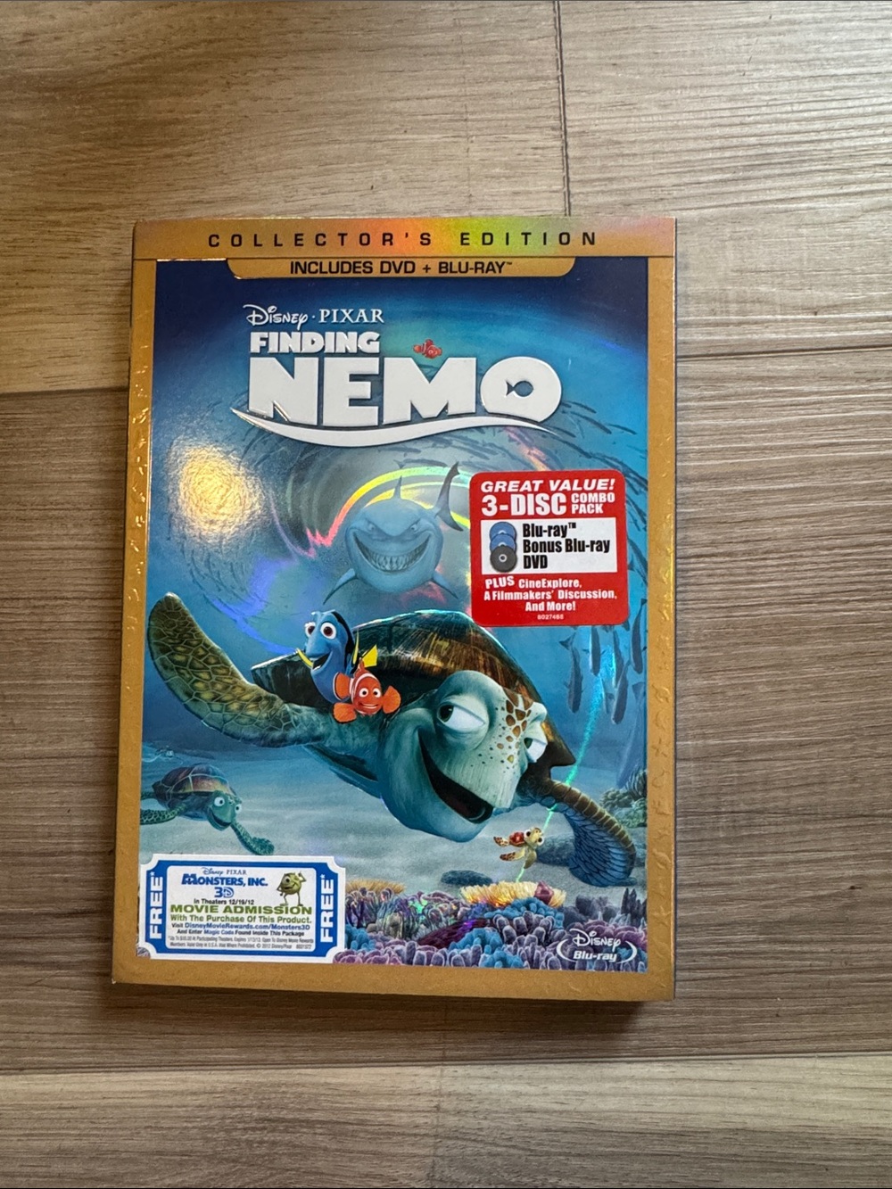 Finding Nemo Collector's Edition Blu-ray + DVD (Blue)